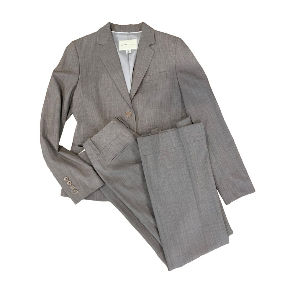 Banana Republic Women's Suit Jacket and Pants Set